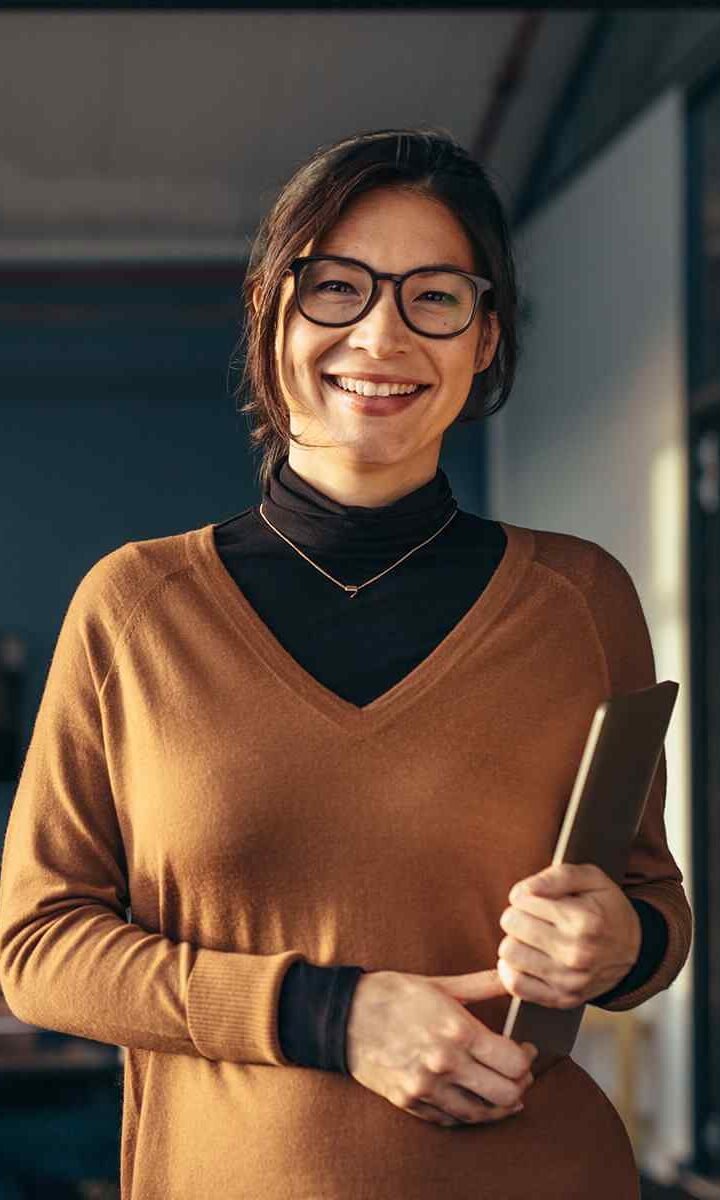 https://template.idfinance.ch/wp-content/uploads/2019/10/inner_team_01-720x1200.jpg
