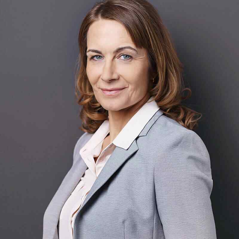 https://template.idfinance.ch/wp-content/uploads/2019/10/inner_team_02.jpg
